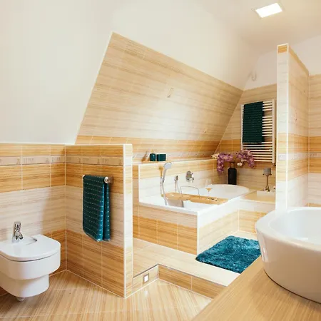 Holiday, Party And Relax Kurimske Jestrabi