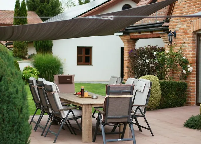 Willa Holiday, Party And Relax *