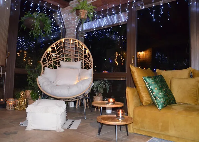 Willa Holiday, Party And Relax Kurimske Jestrabi